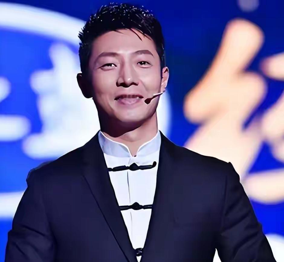 撒贝宁一家回武汉，不住家住酒店，父亲独居，母亲是他一生的遗憾娱乐 明星