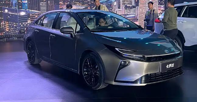 丰田卡罗拉能火遍全球、常年卖得这么好，其实没什么花活，就是把家用车最在意的省心、