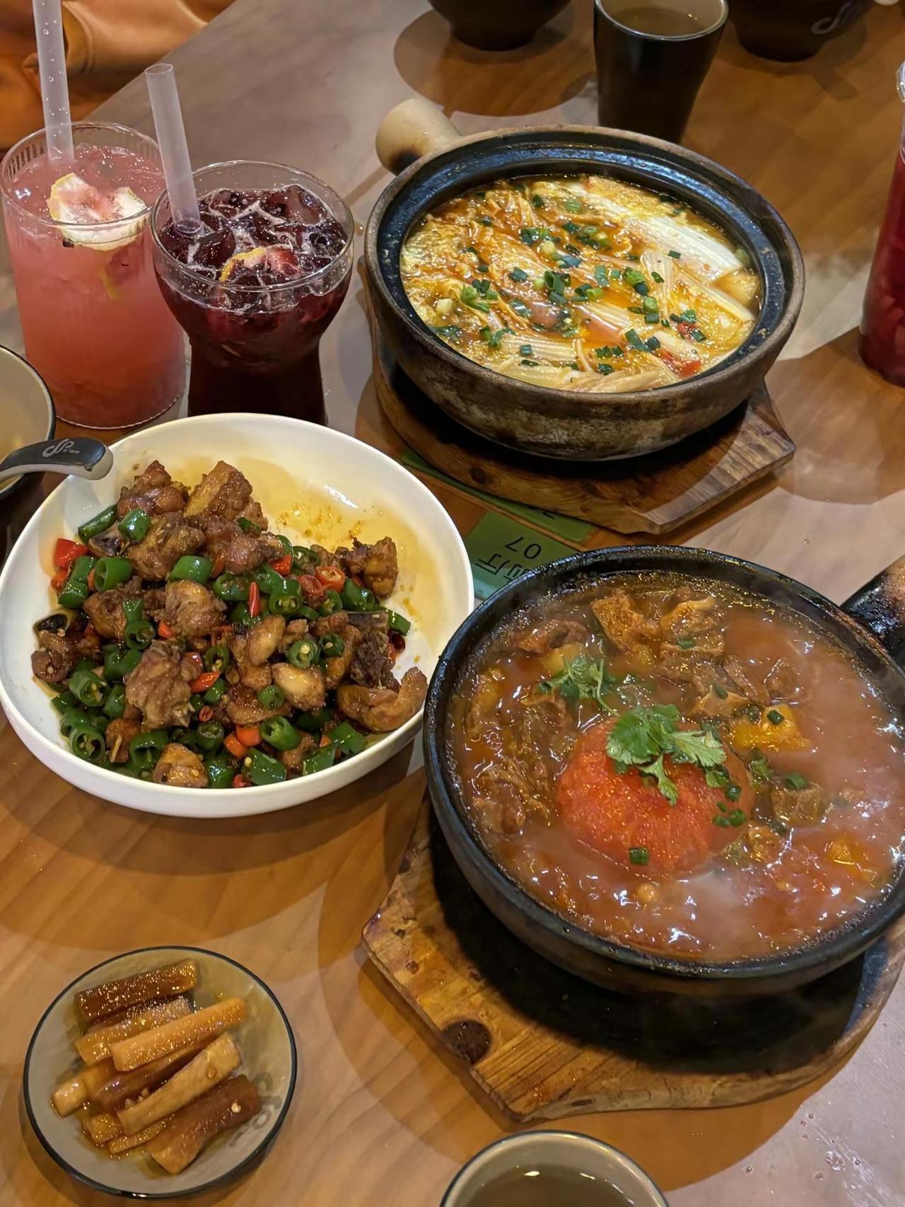 太格茂美食闭眼冲。家人们！太格茂挖到超有格调的融合餐厅啦✨店名是界融合餐厅，就在