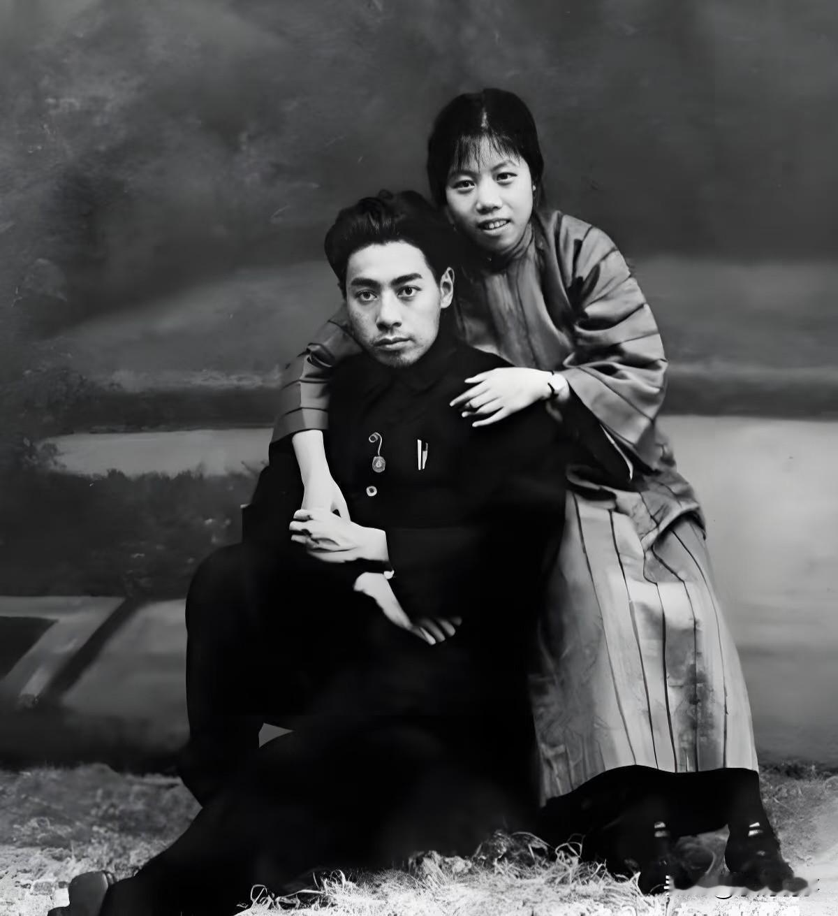 今天是邓颖超诞辰122周年，
全国人都亲切叫她“邓妈妈”，
这位前辈的好，咱们这