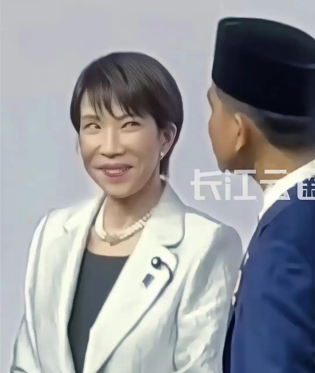 坐不住了！日本表态！
 
先把事摆清楚：东京最近把“反击能力”又往前推了一步，口