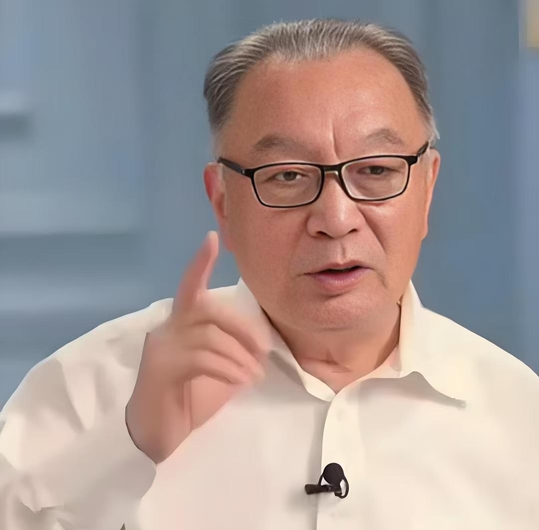 温铁军这番直白发言，直接把全球经济的窗户纸彻底捅破了！
 
很多人一直天真以为，