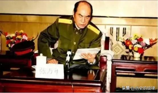 1997香港回归前夕，两位上将相互谦让，谁去见证百年荣光？
 
1997年6月，