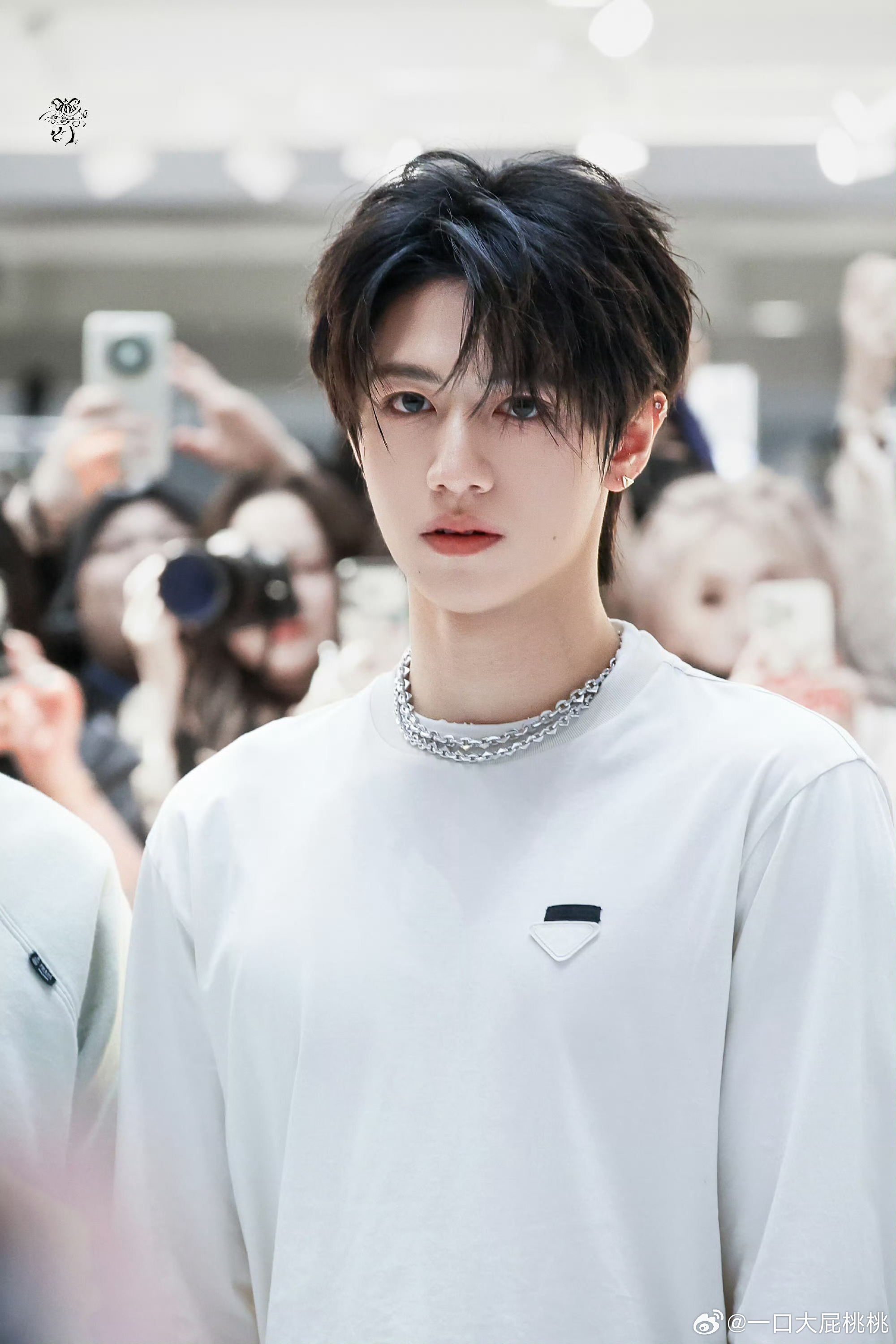 朱志鑫Prada活动人气 朱志鑫Prada站台活动，救命啊帅到窒息！！！ 