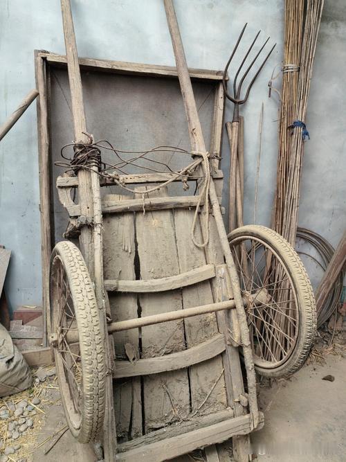 我们小时候都用过的，朋友们你们那方言都叫它什么。