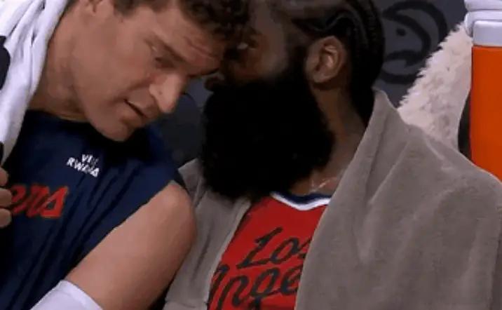 老洛，你看见没有，你给我好好表现，不然你就是下一个保罗 