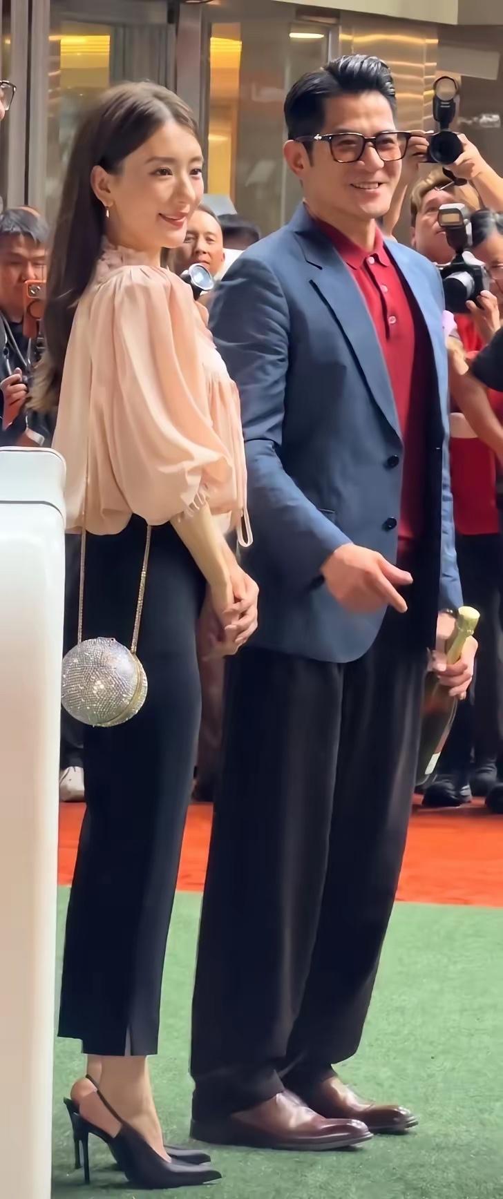 郭富城给天下男人上了一课：
娶老婆可以娶没文化的，
也可以娶没钱的，但千万不能娶