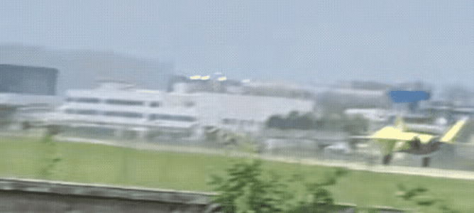 这图谁上传到网上的？真的很勇咧，呃，我反正是啥也没看见的。至于大家看见了没有，我
