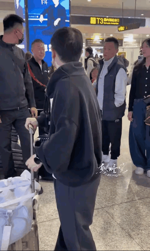 太好了，看到德华出现在孙颖莎身边，感觉莫名的安全感！

从今年的海口亚洲，
到新