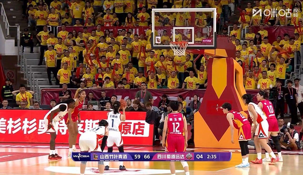 山西女篮7分钟拿2，分。。。。。。 