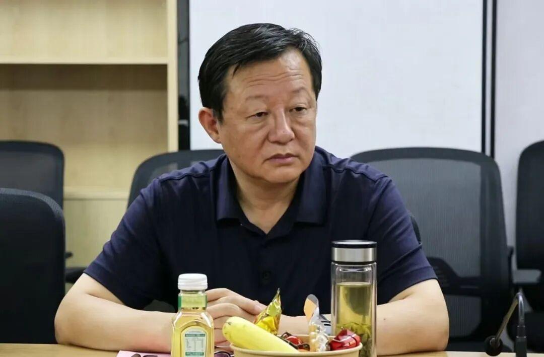 陕西咸阳彩虹学校举办教师荣退仪式
​                高中校区
 