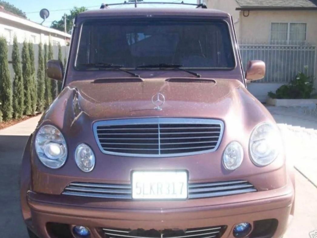 一台改装得很诡异的G级倒是不会跟别人撞衫 