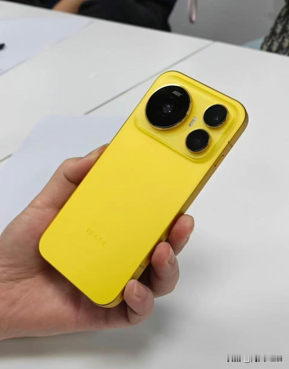 荣耀Magic9标准版？
这个设计还不如vivo X500啊！