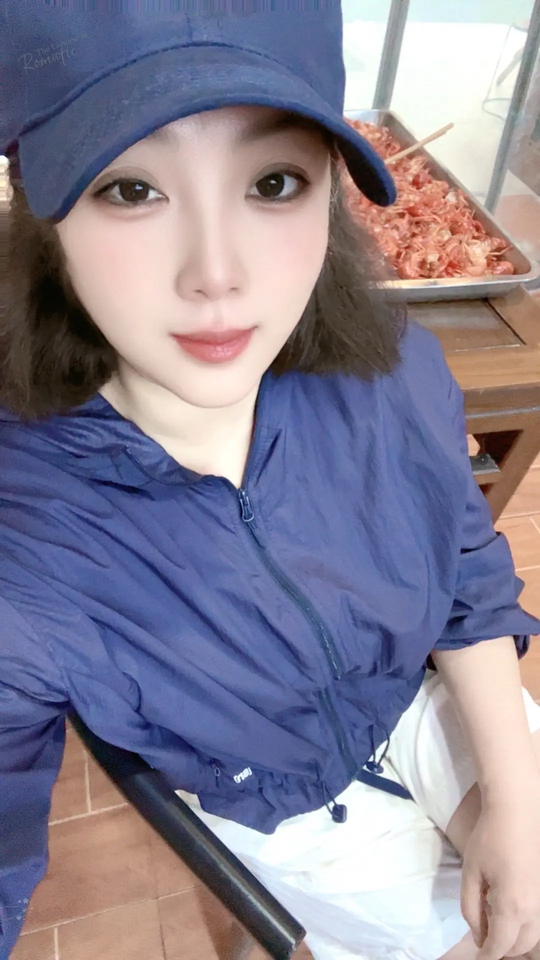 突然发现自己老了，不再喜欢热闹，能宅在家，绝不出门，能一个人，绝不扎堆...