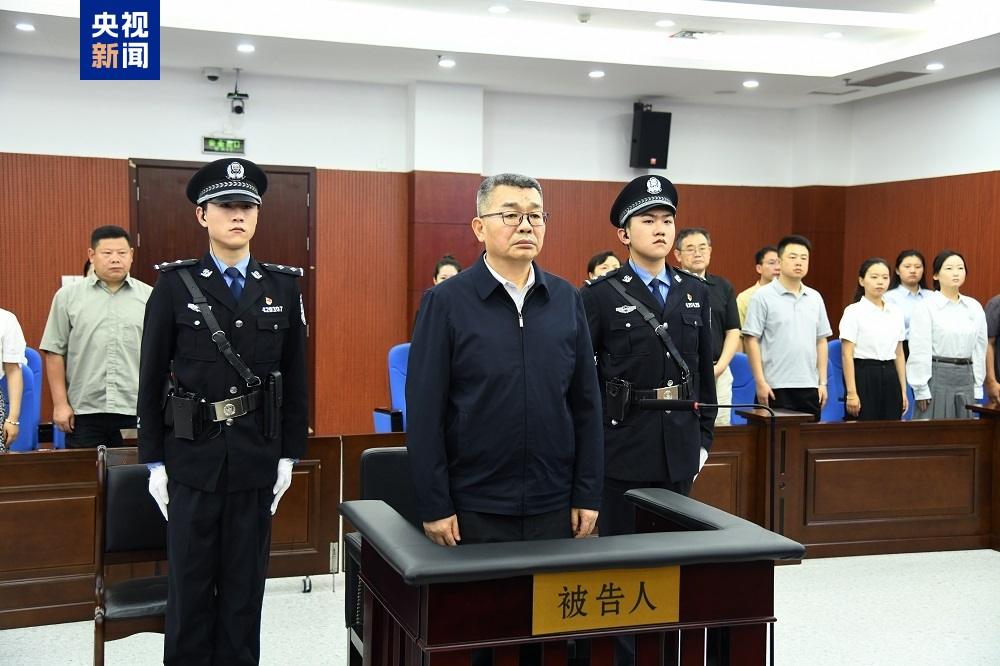 【非法收受财物6794万余元 #李勇一审被判十四年#】2025年8月5日，湖北省