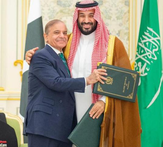 4 月末，中国在太原卫星发射中心用长征六号运载火箭，成功发射巴基斯坦 PRSC-