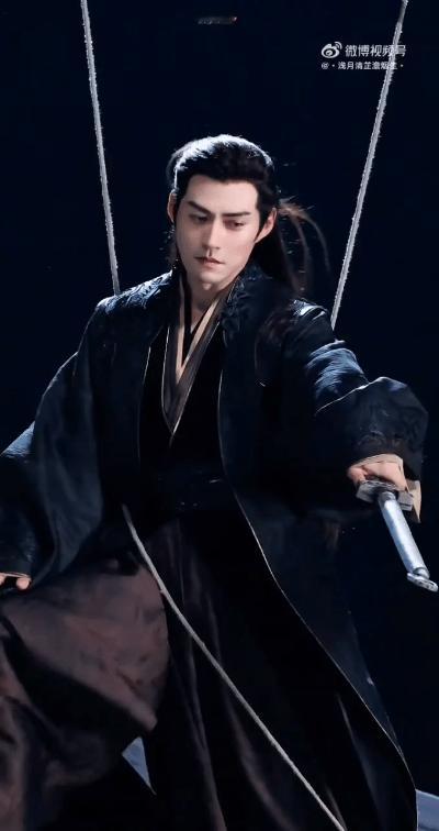 严屹宽长的好像王鹤棣呀！！！ ​​​