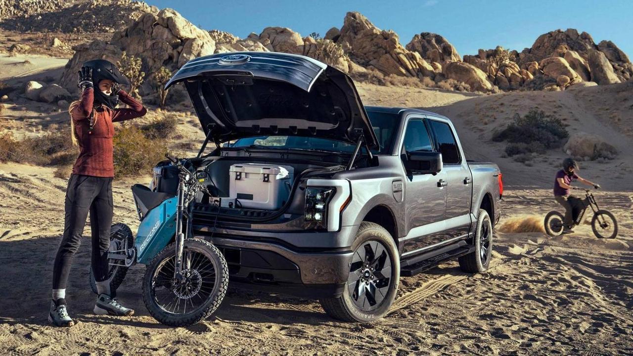【福特决定大幅裁减生产F-150 Lightning的工厂员工】
外媒道称：“福