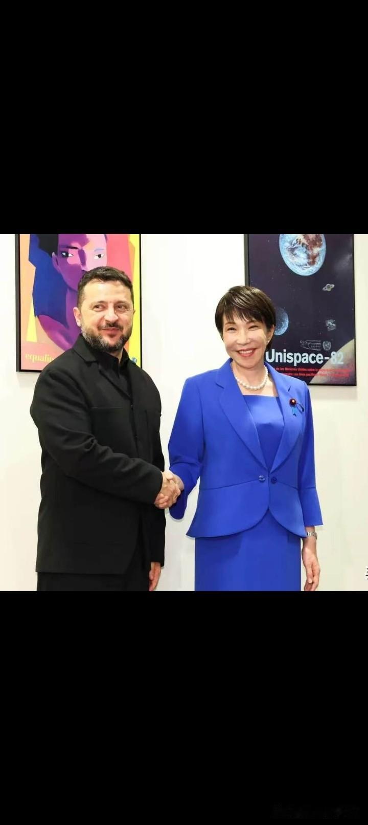 万万没想到！乌克兰总统泽连斯基还抱怨日本援助不足，引起日本民众的不满情绪。

