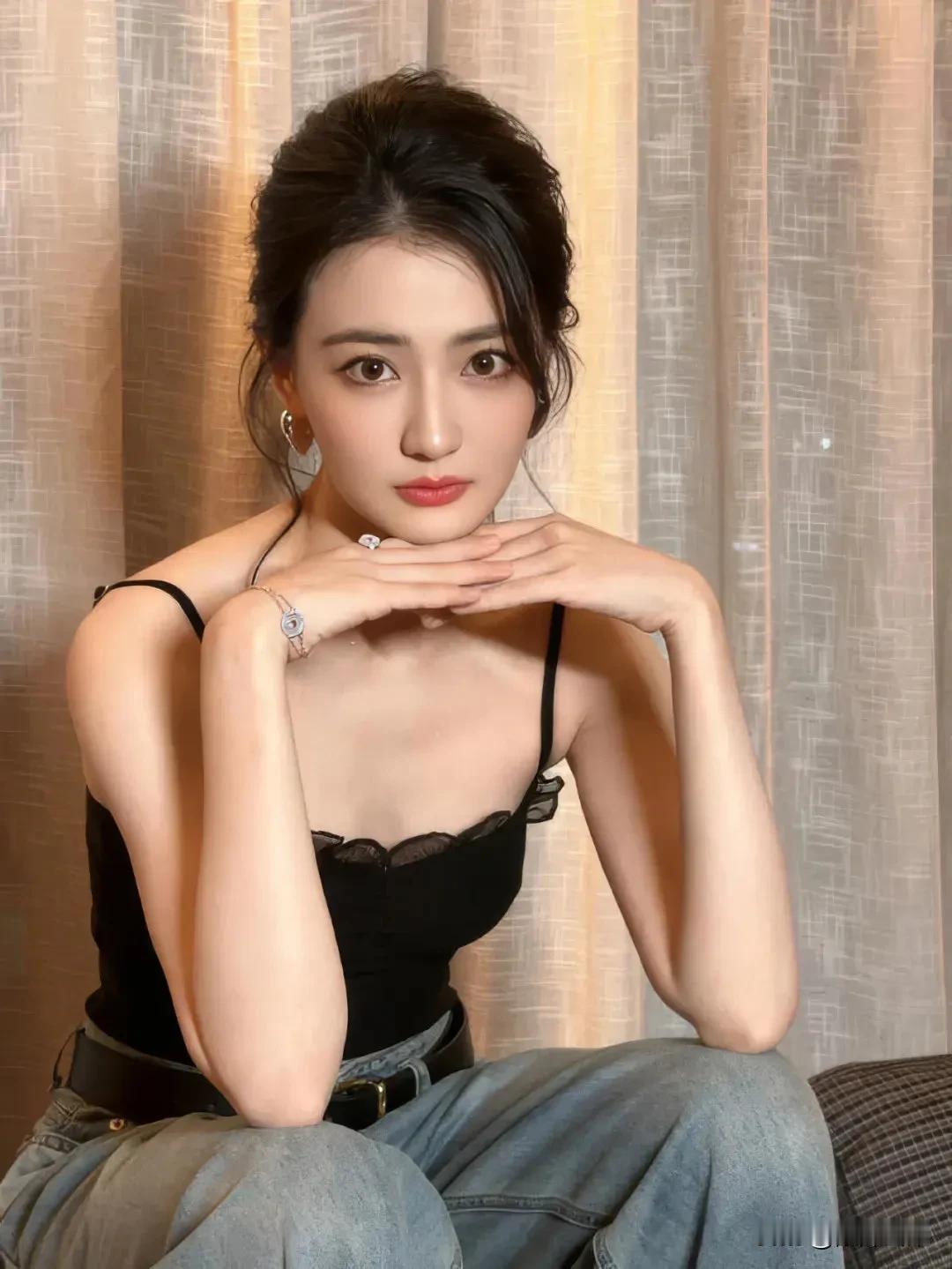徐璐，
除了《甄嬛传》里的玉娆这一角色深入人心，好像再也没有比较出色的角色了。