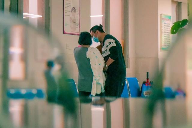 女子打算为患病母亲做骨髓配型，却意外查出自己并非亲生，当事人表示将要提起诉讼，这