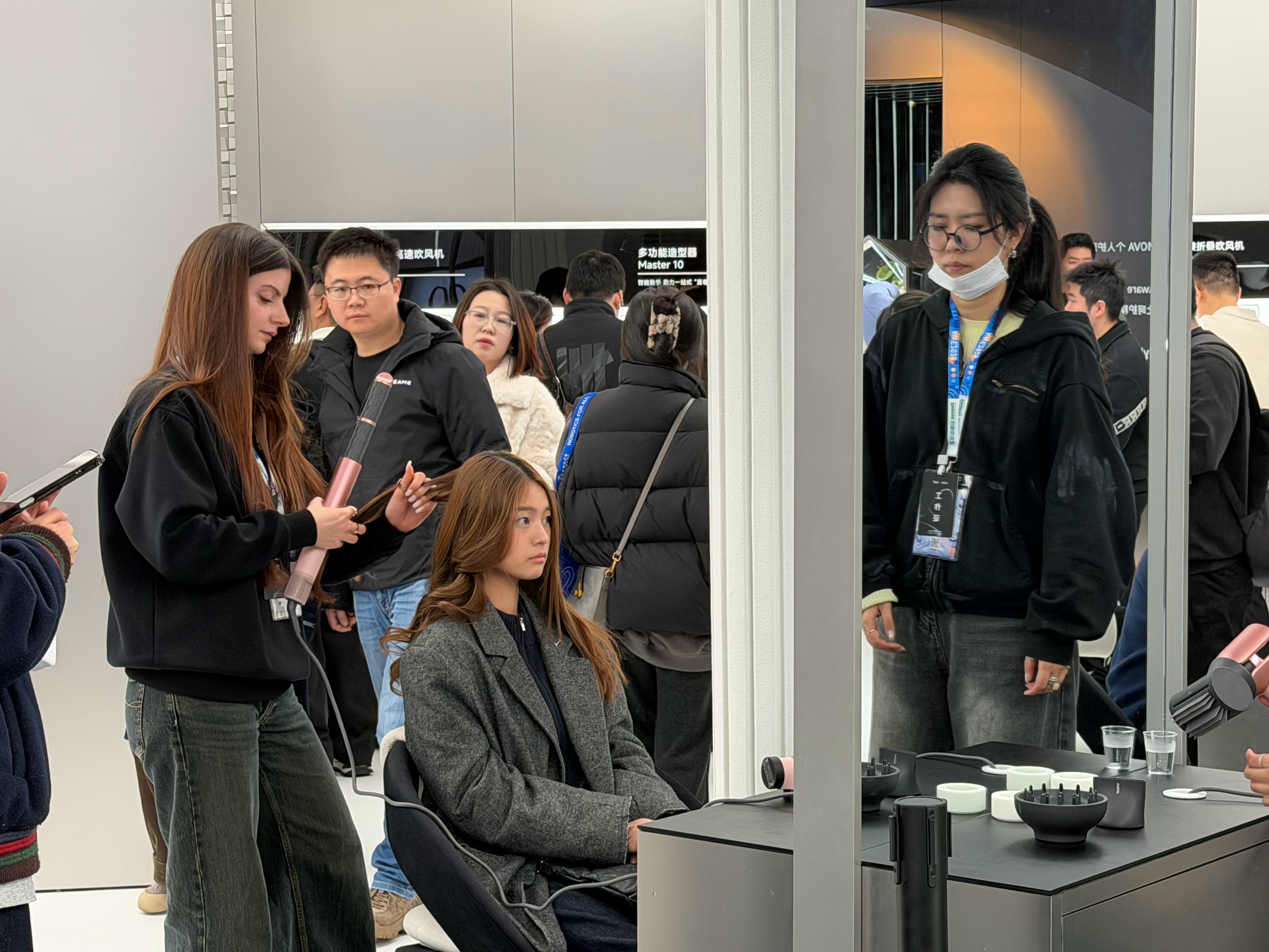 awe20262026 AWE打卡MOVA展台，直接被这场「The M∞VA U