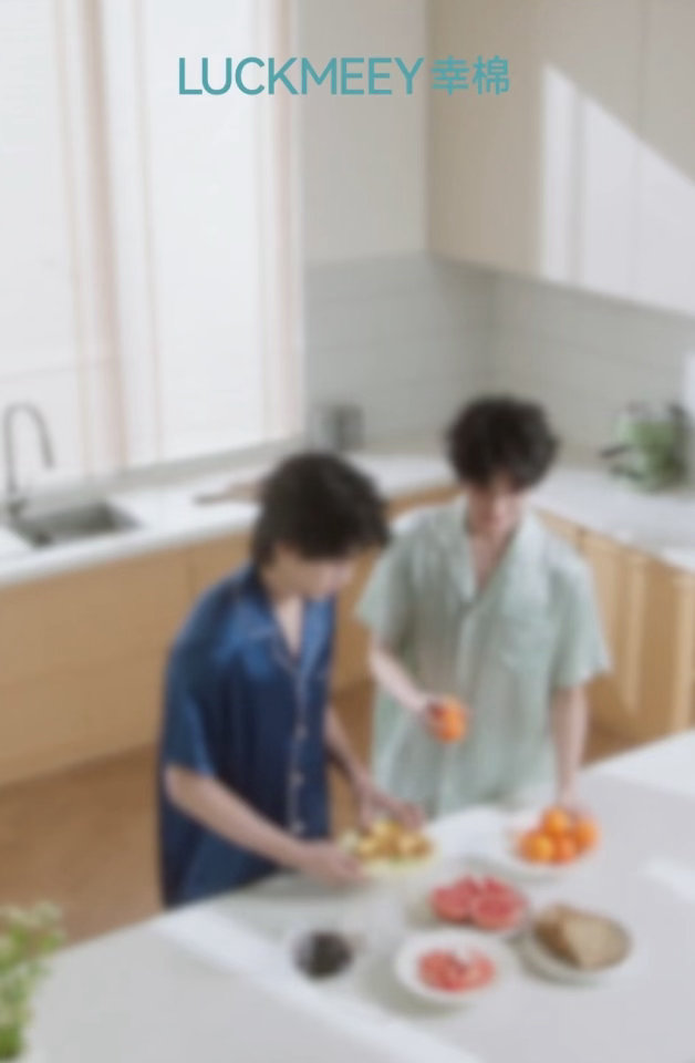 云熠星河 星河姐是见过大世面的人，却独爱你们同框时的温柔，细水长流的陪伴，和什么