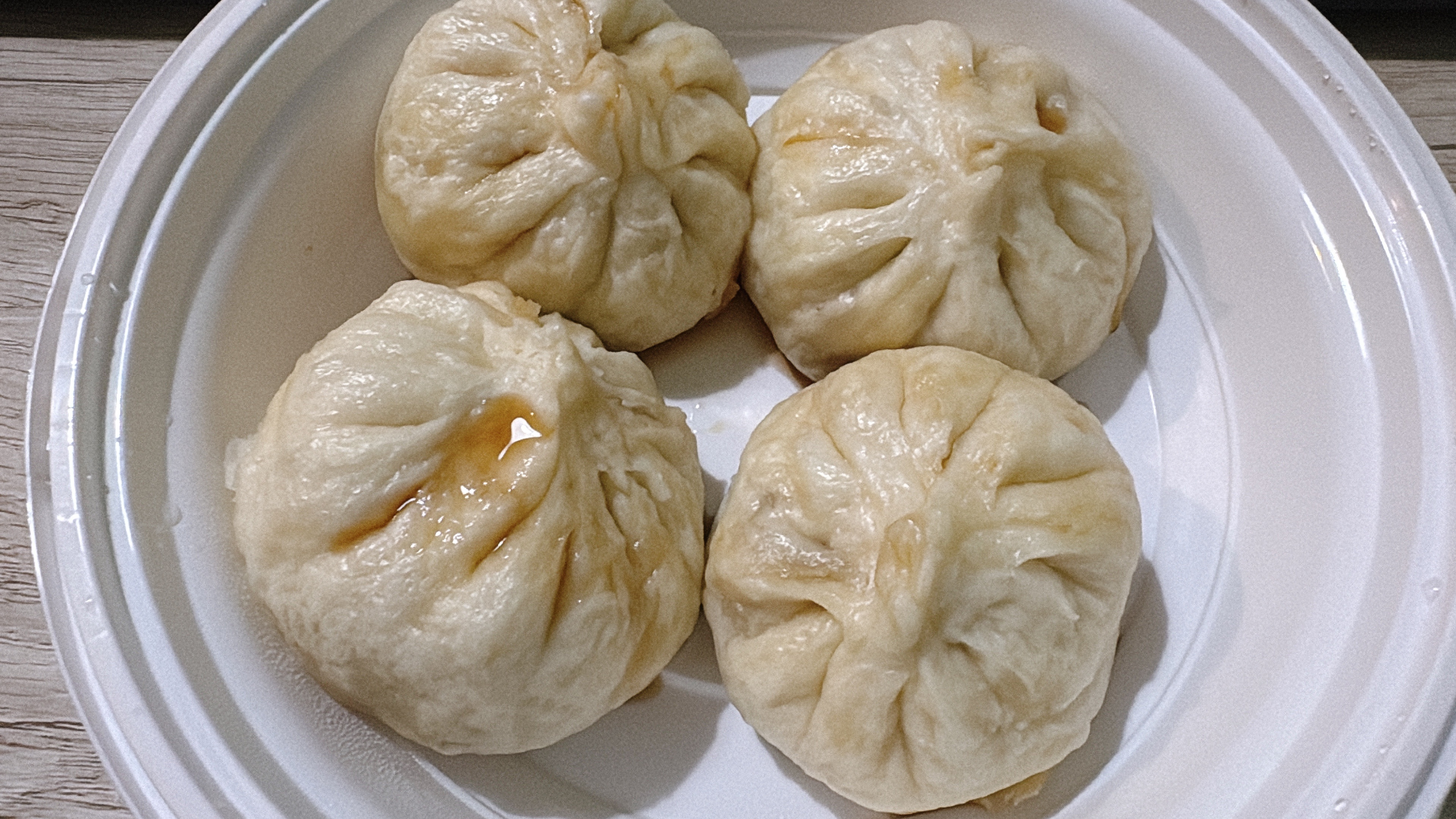 今天就惦记上包子了