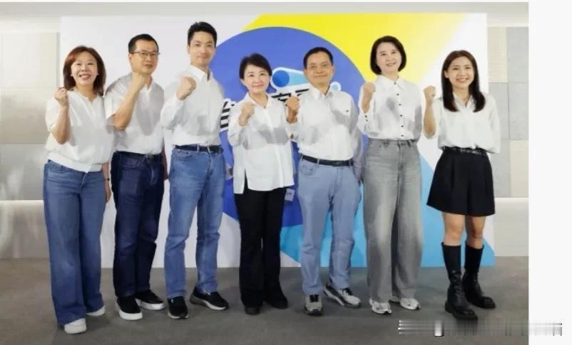 卢蒋“结盟”、蓝营抱团取暖，绿营下一招会是什么？沈伯洋还有哪些后手？

据中评社