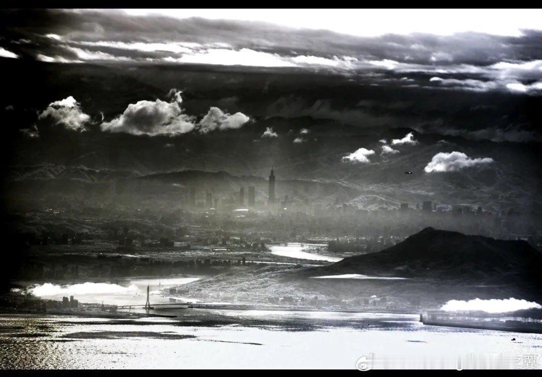 台媒声称无人机俯瞰台北101是心理战中国人民解放军东部战区在“正义使命-2025