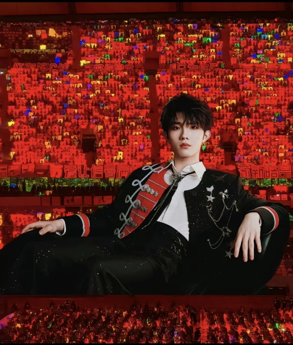 苏新皓 你负责爱舞台 我们负责爱你😘