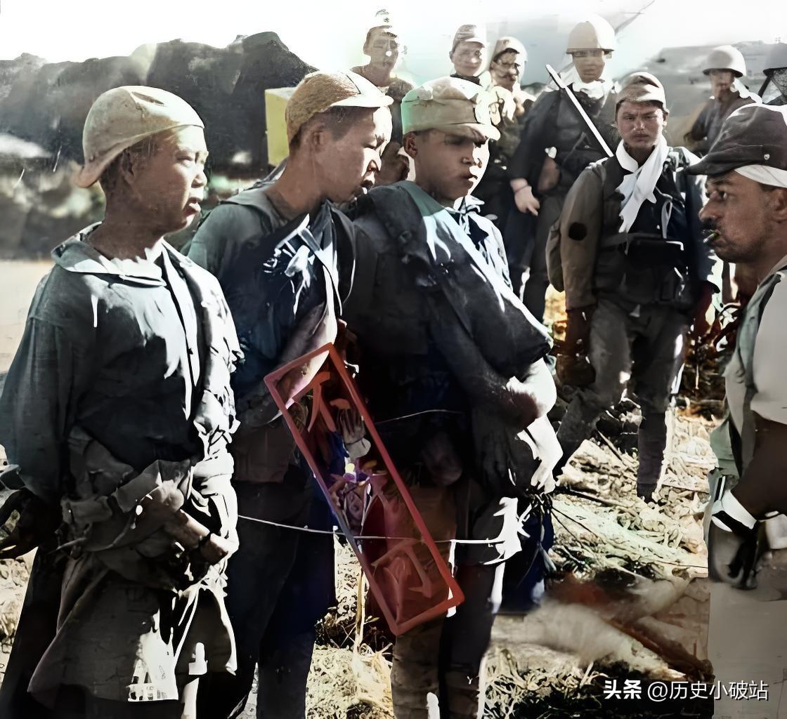 在1933年热河战役期间，日军随军记者拍摄的一张中国童子军被俘照片被列为“不许可