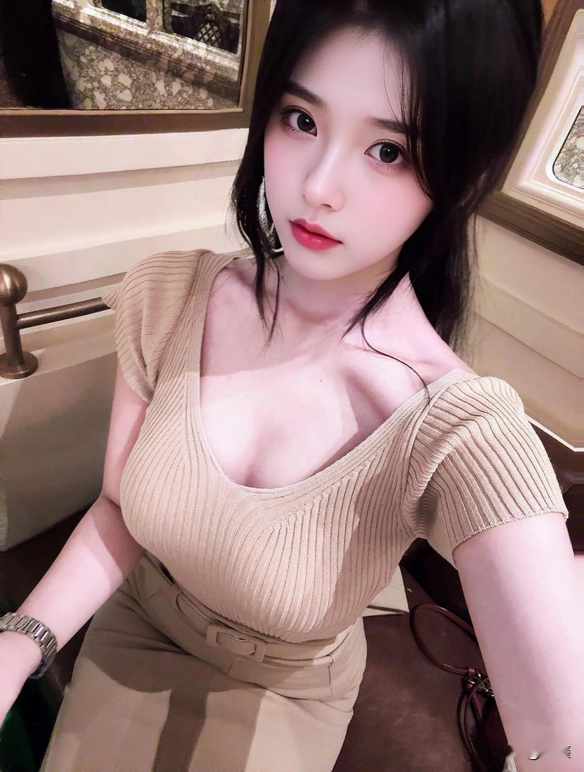 温柔甜美的自拍，米色针织衫搭配高腰裤，气质满分！