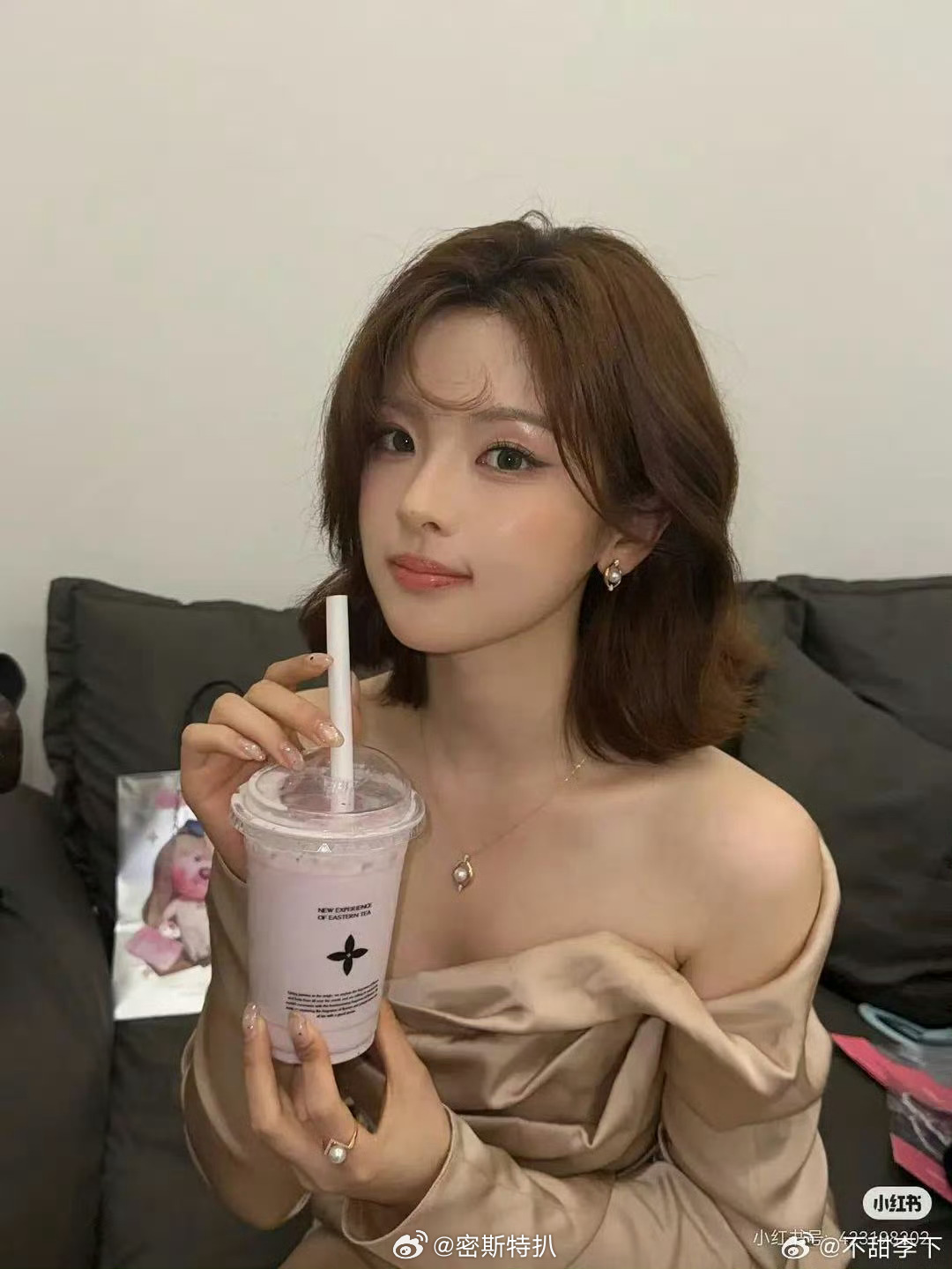 杨超越这是在模仿赵露思吗？？？ ​​​