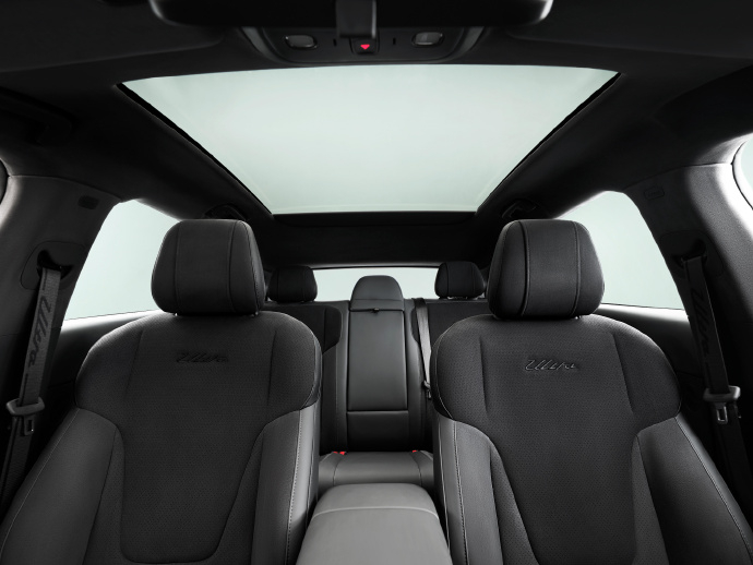 看完Lafa5 Ultra，我开始怀疑“卷王”这个词就是为零跑准备的。15万价位