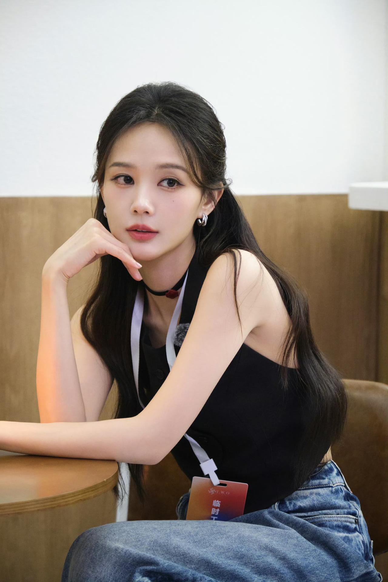 这些年女主角没少演👀
还包括现象级大爆剧狂飙 李一桐演技 
但是她的咖位却是一