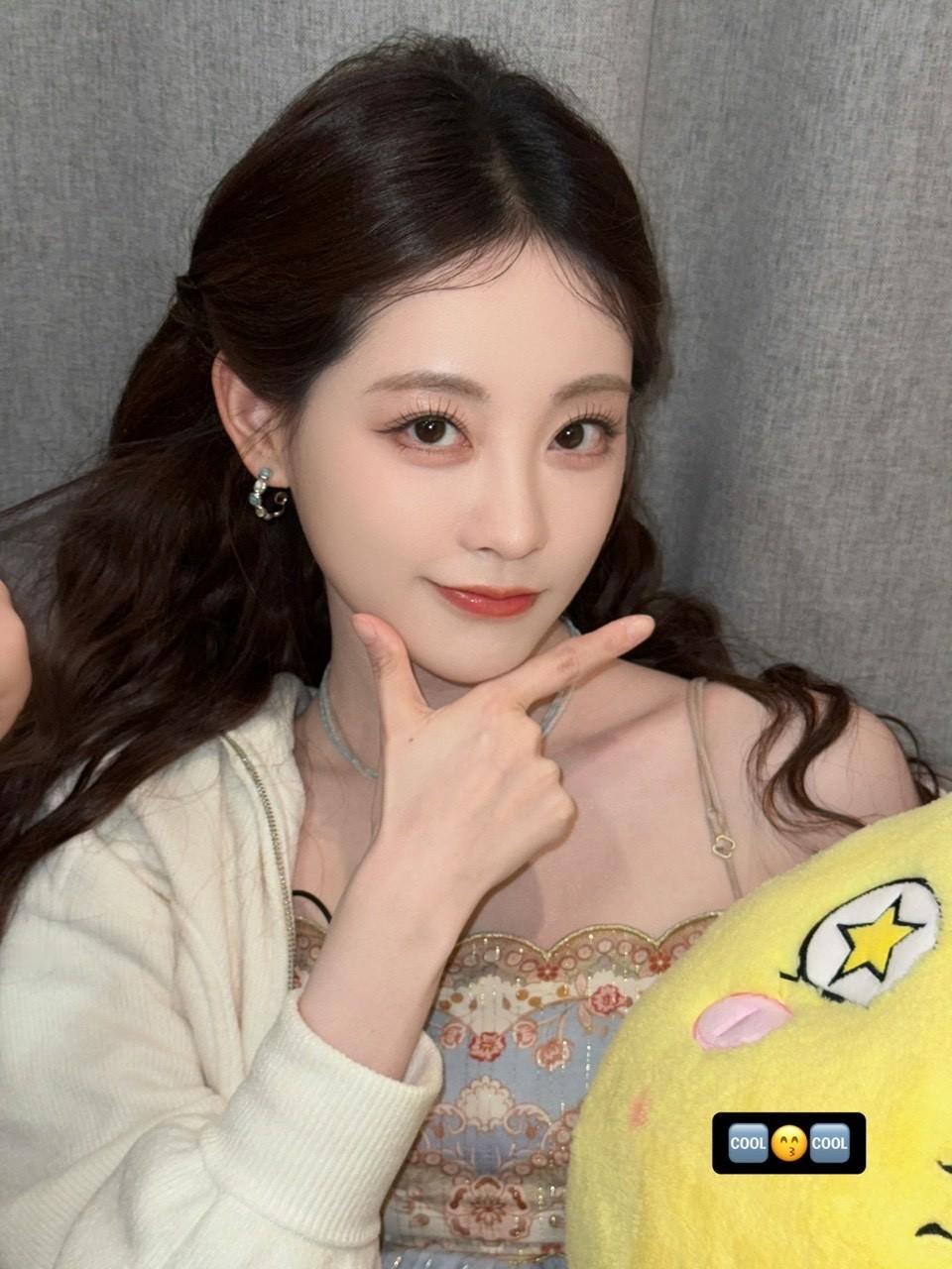 祝绪丹一亲嘴家里盆都端冒烟了比和父母待一块遇到电视机里播放亲密戏更尴尬的是和父母