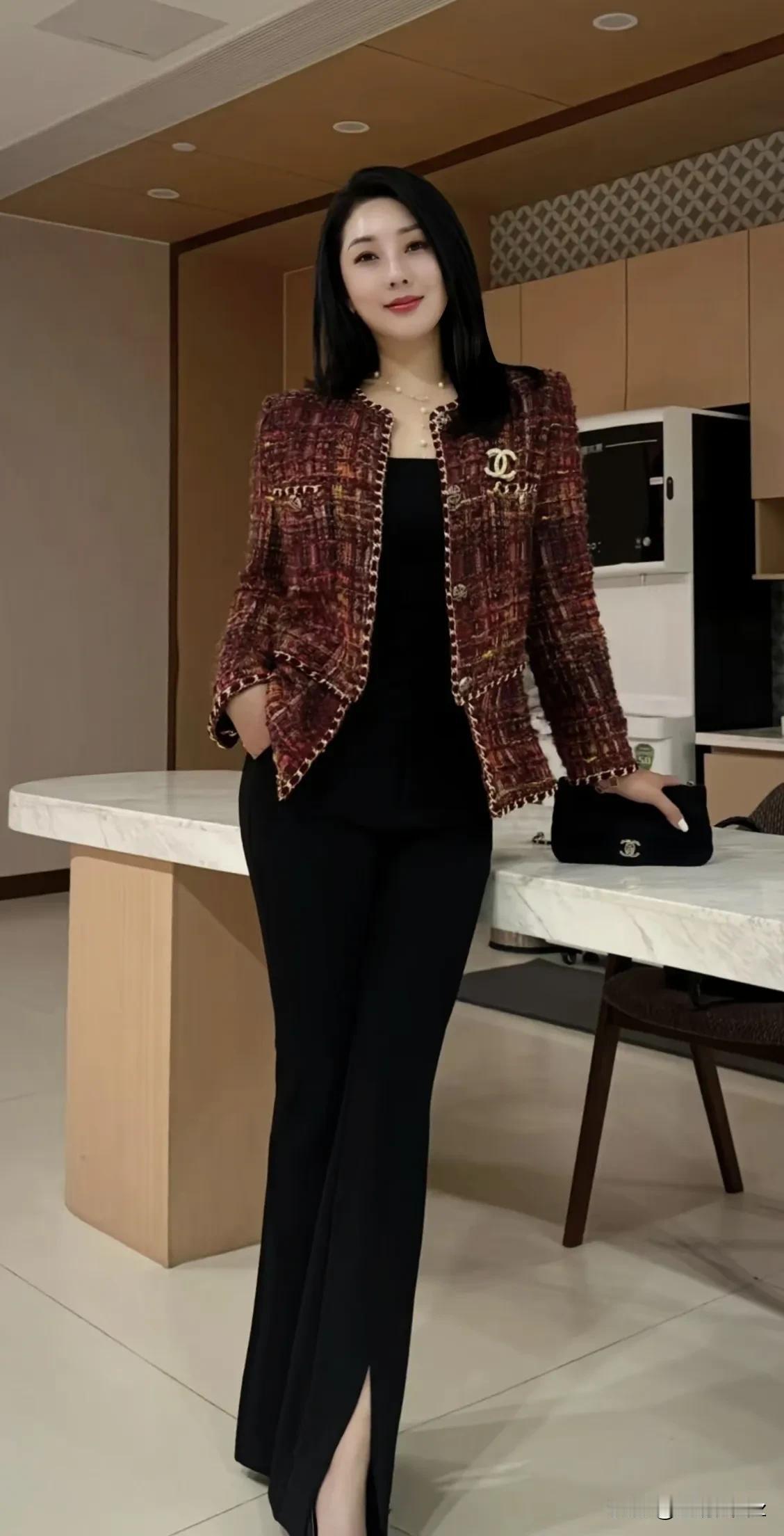 当你自己选择了与众不同的生活方式之后，又何必去在乎别人以与众不同的眼光来看你。