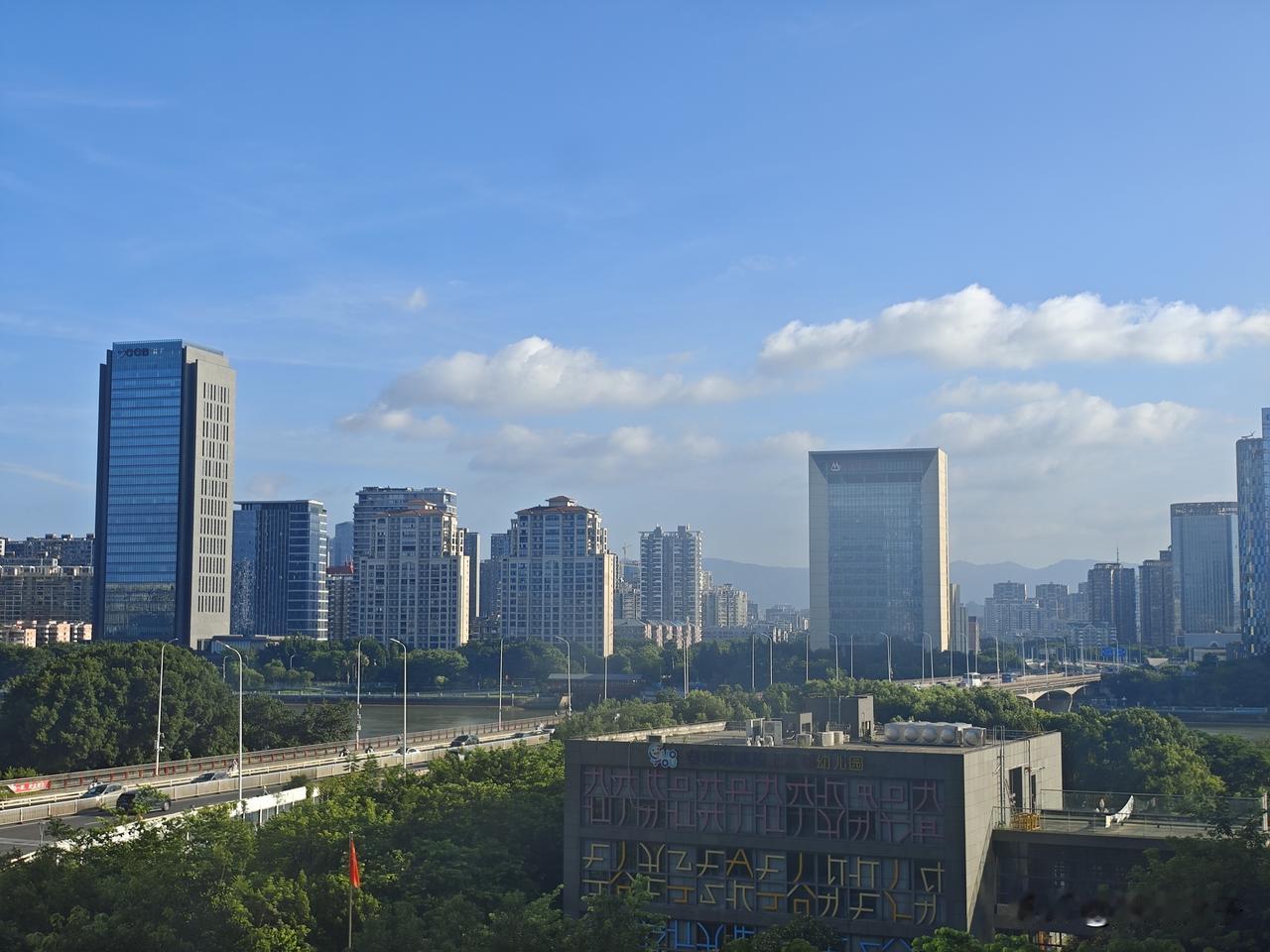福州蓝天天见，又是美好的一天。