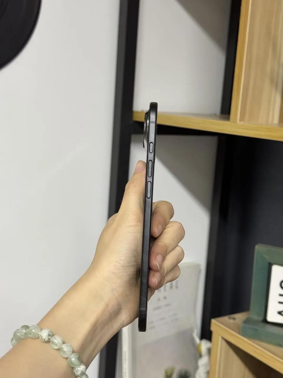 你会花7000块买这么薄的17Air吗？
哈哈，我提前拿到了iPhone 17 