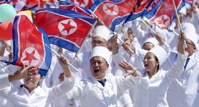 美国 不敢动 朝鲜 是天大谎言，中俄周边国家都是四面受敌，一旦开战，不是朝鲜能不