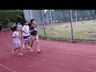 从网上流传的这段视频中可以看出：
一这个 坏人变老了，不是老人变坏了。
二这个黑