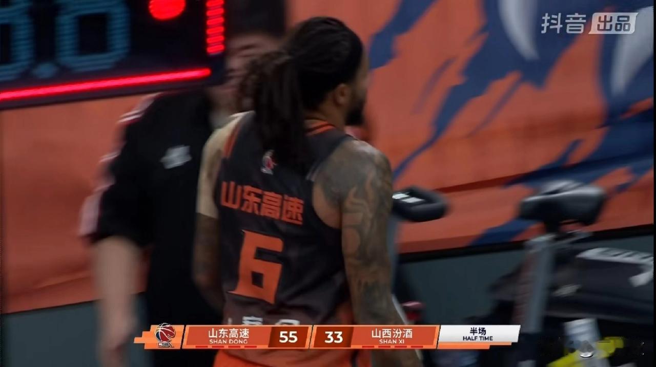 山西男篮客场对阵山东男篮的比赛真是没法看了！
本来以为今晚山西男篮客场对阵山东男