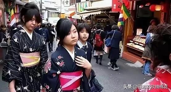 上海那三万日本侨民要睡不着了，不是因为战争，而是因为日本政府最近玩火玩得太狠。日