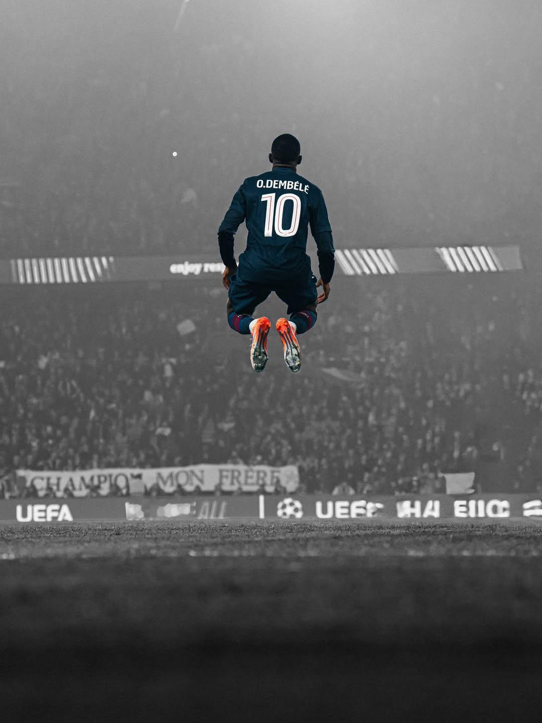 法国球迷俱乐部  跳的真高巴黎圣日耳曼