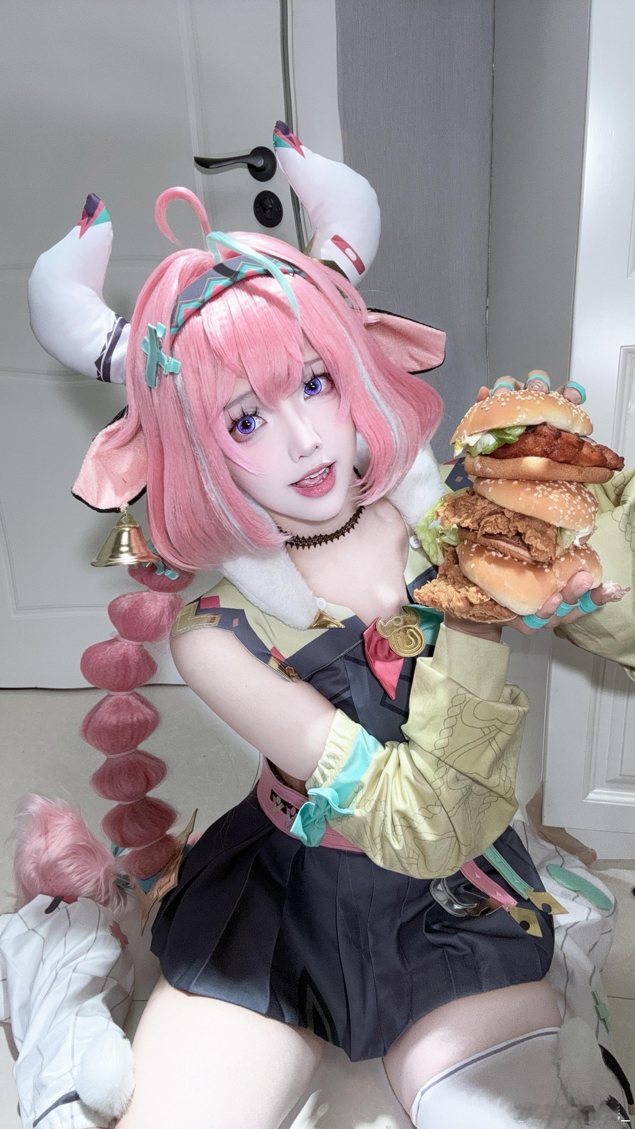 勇敢牛牛！cosplay[超话]原神瓦蕾莎 ​​​