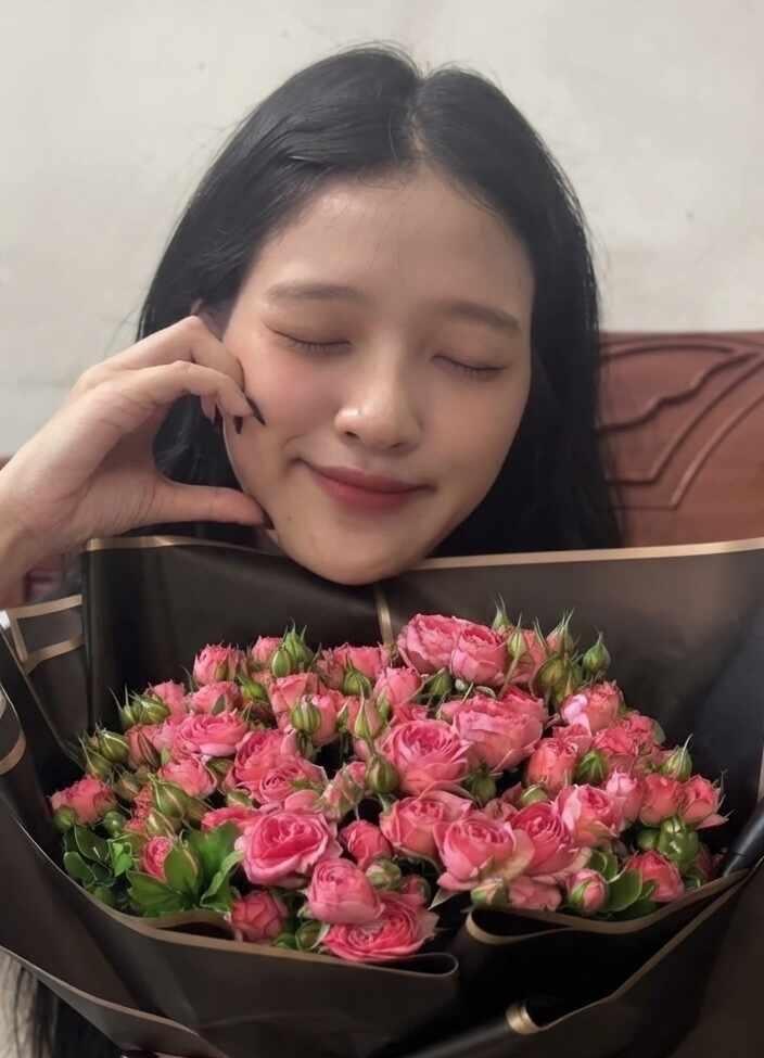 👮‍♀️🌹=😄