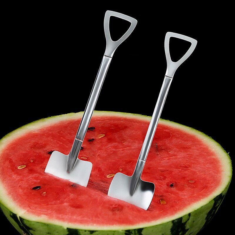 韩国教授说其实中国人非常羡慕韩国这样吃西瓜吃过没到了夏天一整个冰镇一下然后挖勺吃