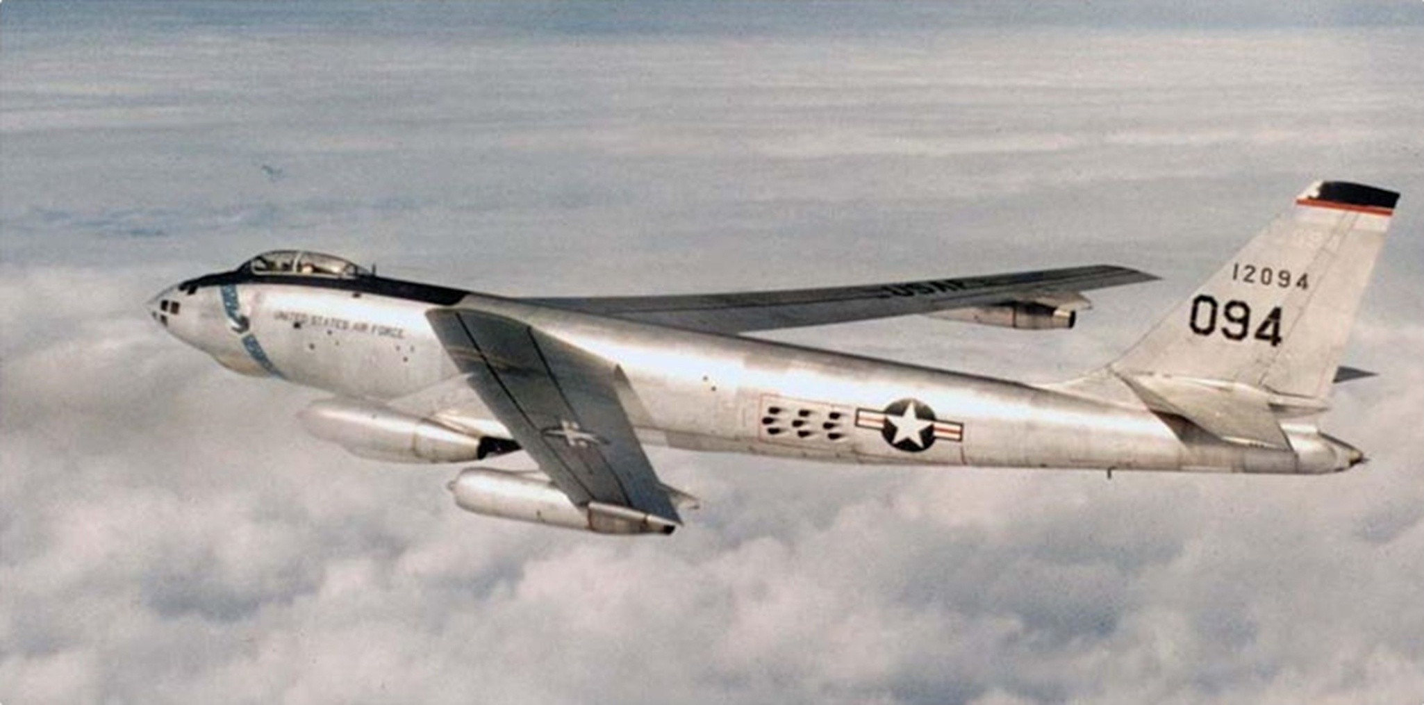 分享圖片：美國波音B-47/RB-47“同溫層噴氣”戰略轟炸機/戰略偵察機 