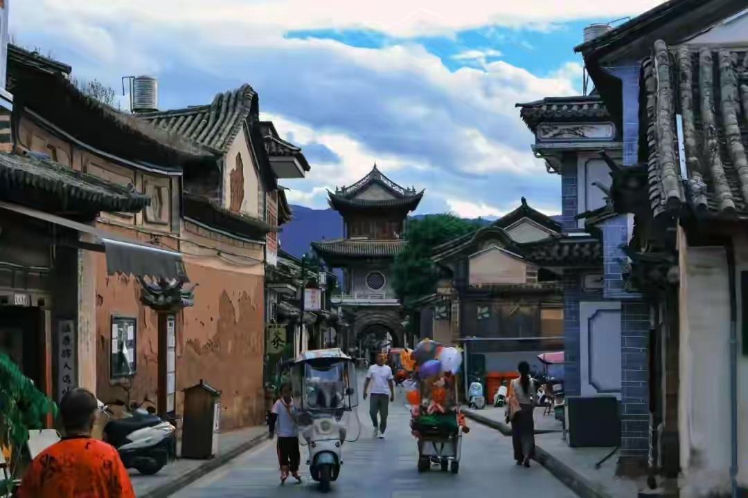 大理民宿超10万床位空置过半，传统旅游业集体遇冷一、大理民宿旺季遇冷，行业内卷生